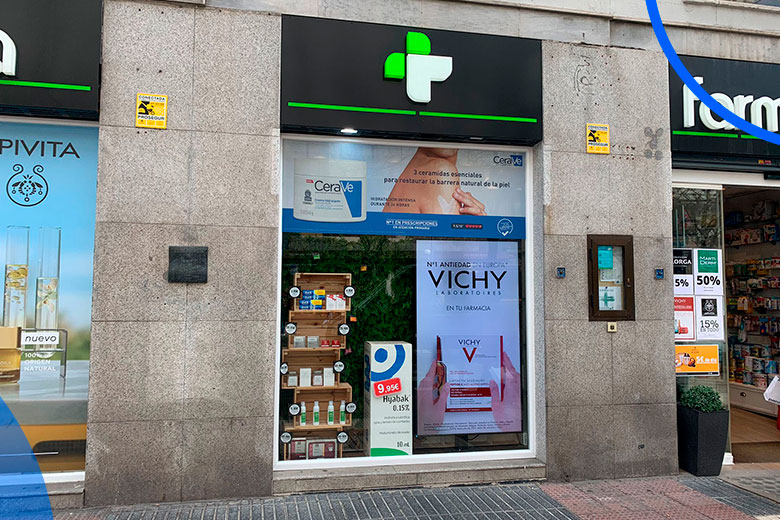 Totem publicitário em farmácia Totem publicitário em farmácia